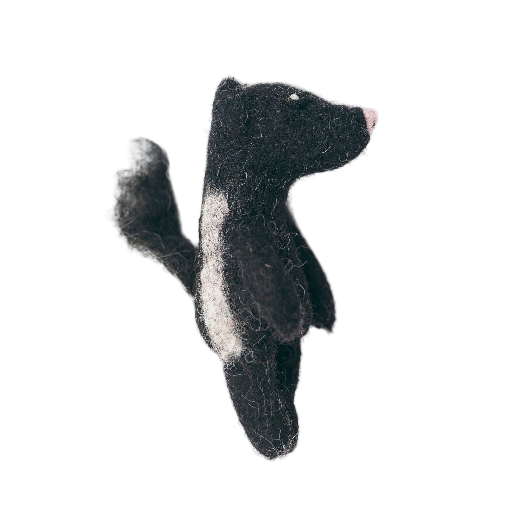 Finger Puppet – Felted Skunk